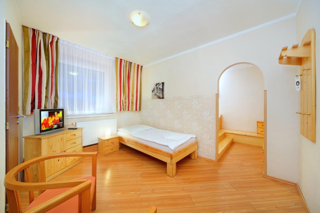 Lesana Hotel 3*